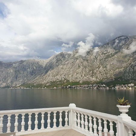 Apartments Sovran Vila Marija Prčanj Eksteriør bilde