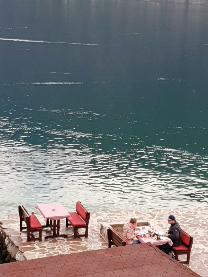 Apartments Sovran Vila Marija Prčanj Eksteriør bilde