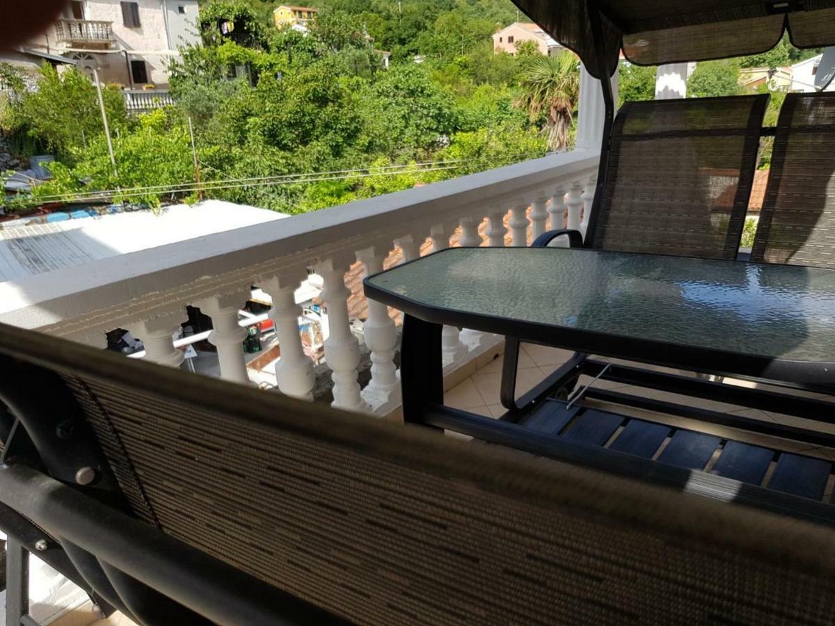 Apartments Sovran Vila Marija Prčanj Eksteriør bilde